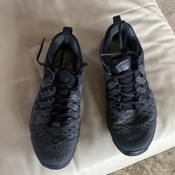 NIKE FREE TRAINER 5.0 Men's 9.5 Black Athletic Running Shoes Sneakers 579809 EUC - Picture 5 of 6